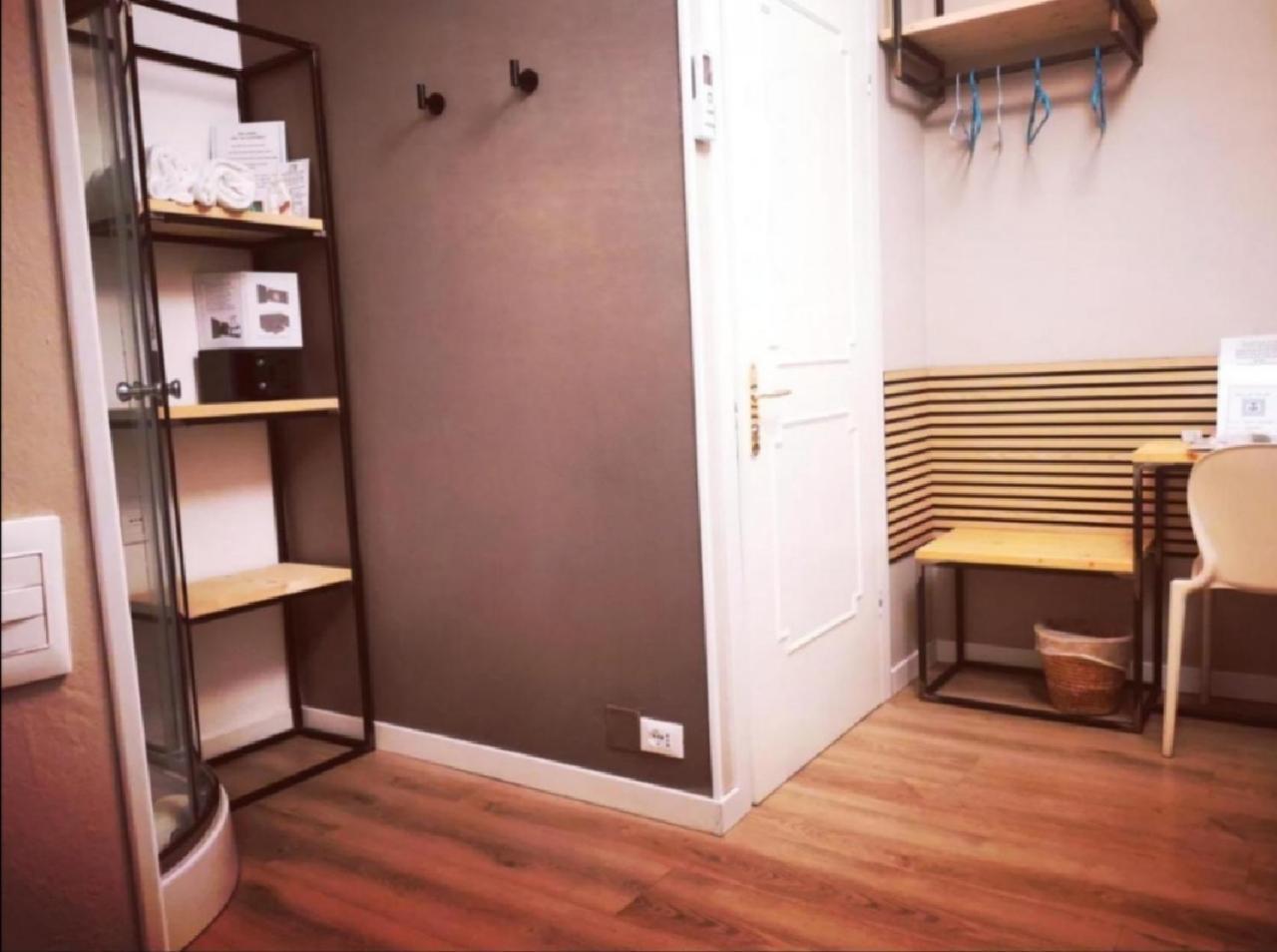 Acquachiara Iseo Deluxe Bed & Breakfast Iseo Center With Garden And Parking Inside Foresteria Room photo